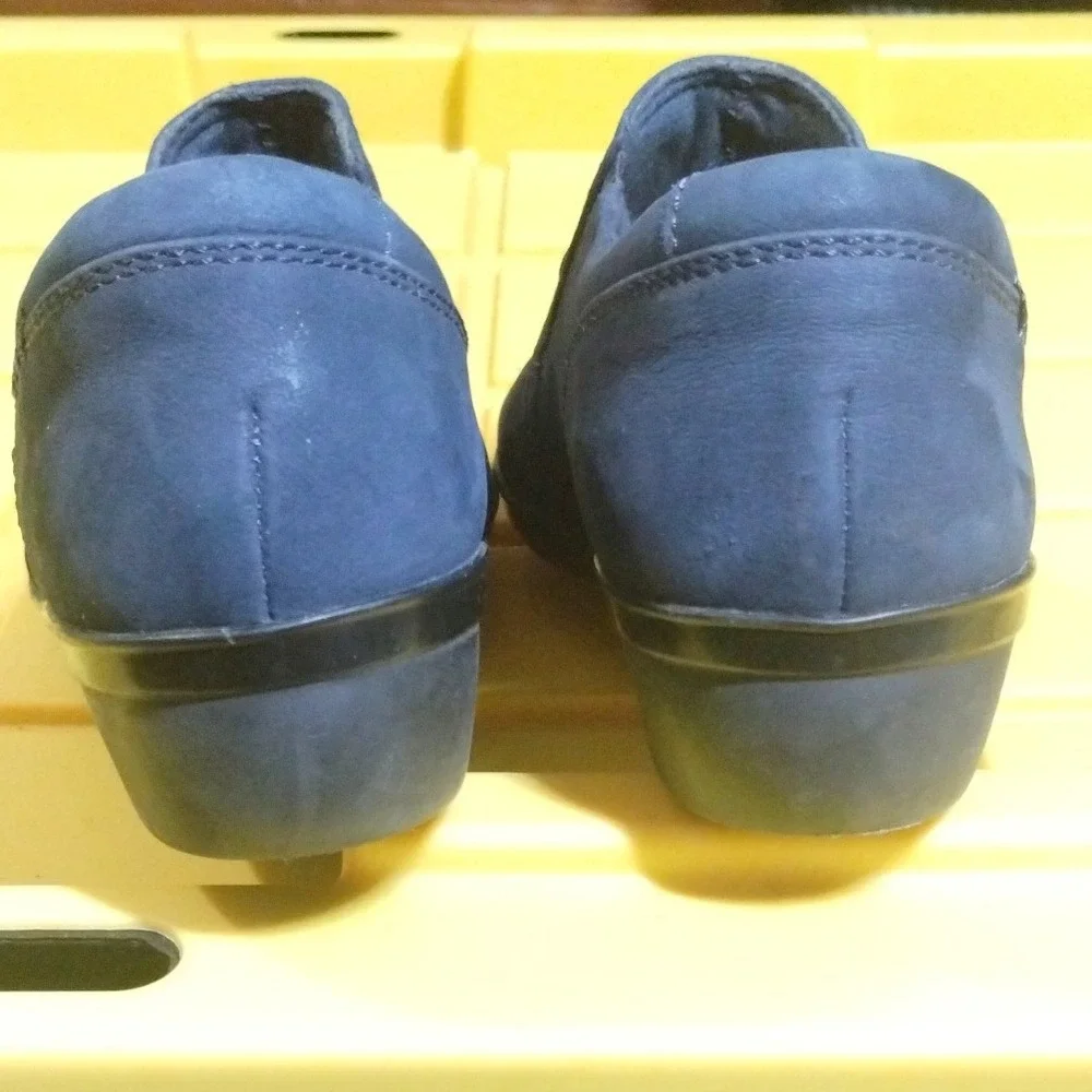 Clarks Collection Navy Blue Suede Ruched Cushion Soft Slip On Wedge Loafers 8.5W